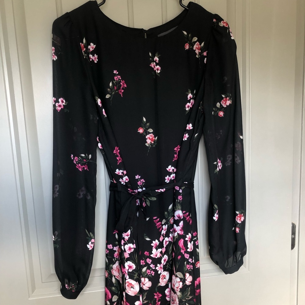 Black and floral women’s dress size 6